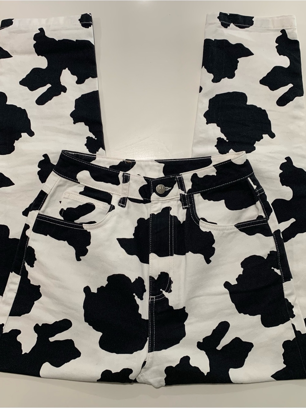 NWOT Reclaimed Vintage Cow Print Ultra High Rise Tapered 90s Mom Jeans, 26 - Picture 3 of 10